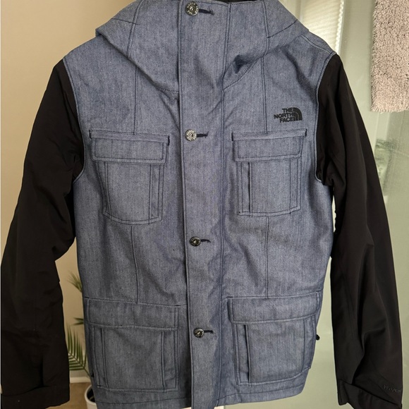 Women’s north face ski/snowboard coat - Picture 1 of 4